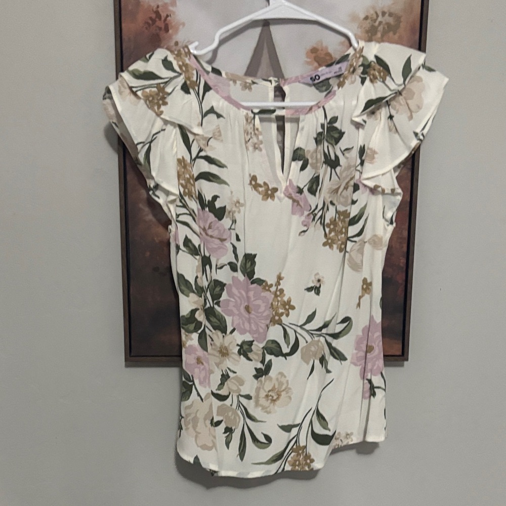 SO Cream Floral Blouse with Ruffle Sleeves